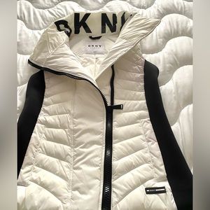 New Donna Karan New York - DKNY white puff vest jacket
